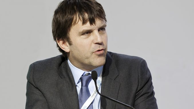 Nigel-Topping-678x381