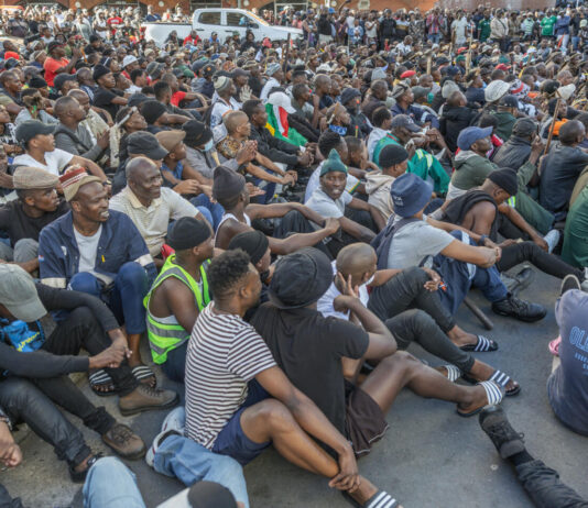 Afrique du Sud : des Ghanéens fuient les tensions xénophobes