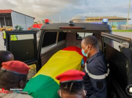 Guinée : la dépouille de l’ancienne Première dame Hadja Andrée Touré accueillie à Conakry dans une vive émotion