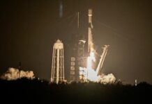 Espace : un étage de fusée SpaceX se serait écrasé sur la Lune, sans risque pour la Terre