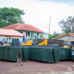 Assainissement : 13 nouveaux bacs à ordures remis à six communes de Conakry