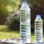 Guinée : le prix de l’eau conditionnée désormais plafonné